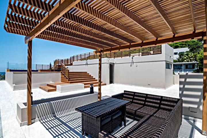 Shanthi Apartment 5 Rooftop Patio